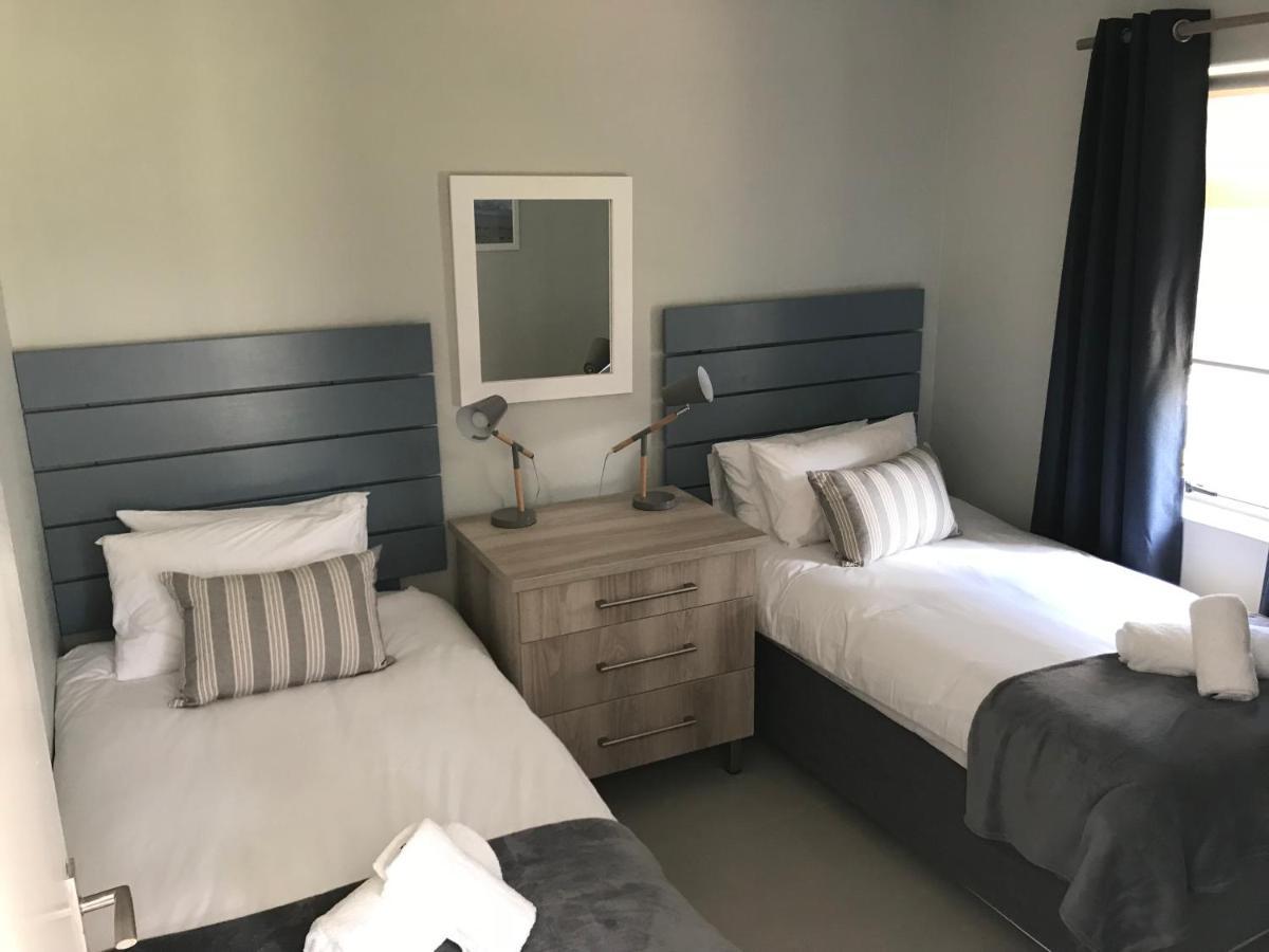 Kleinmond Lodge Extérieur photo